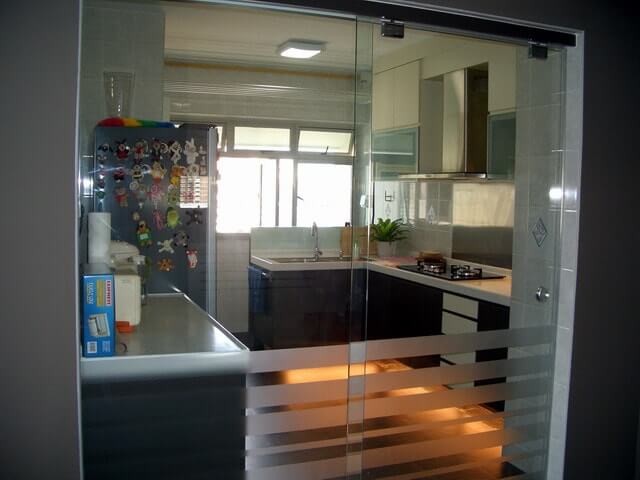 kitchen_with_glass_doors