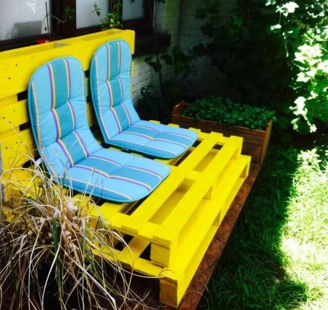 12.Pallet_patio_accent