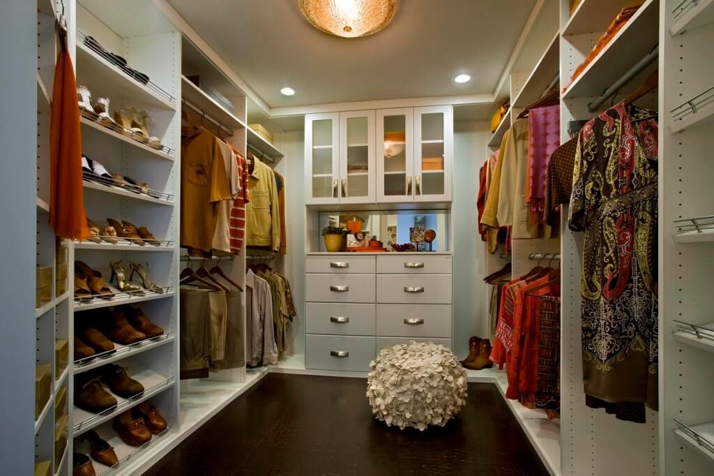 Attractive-Space-Saving-master-bedroom-Closet-ideas-Design-for-Bedrooms-1024x682