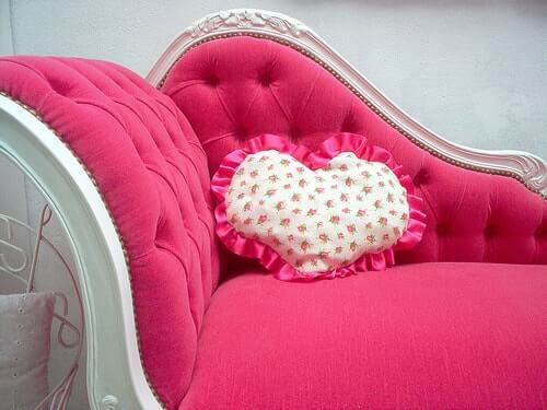 Pretty-Marie-Antoinette-Divan-Sofa-Kawaii-Interior