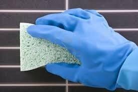 cleaning_bathroom_tiles