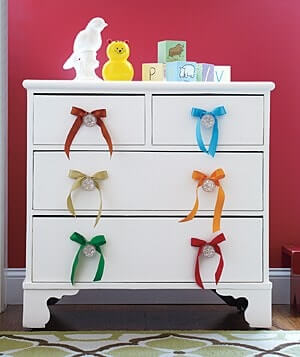 dresser-with-ribbons_interior_designs