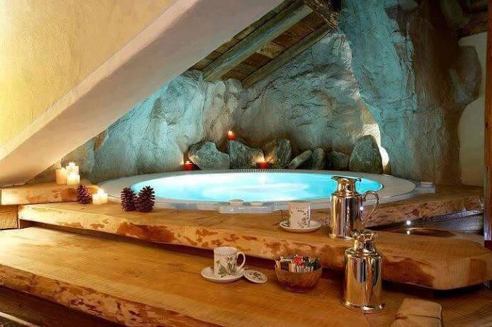 good-cave-theme-bathroom