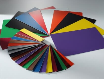 Laminates for engraving: A wide selection of colors and surfaces