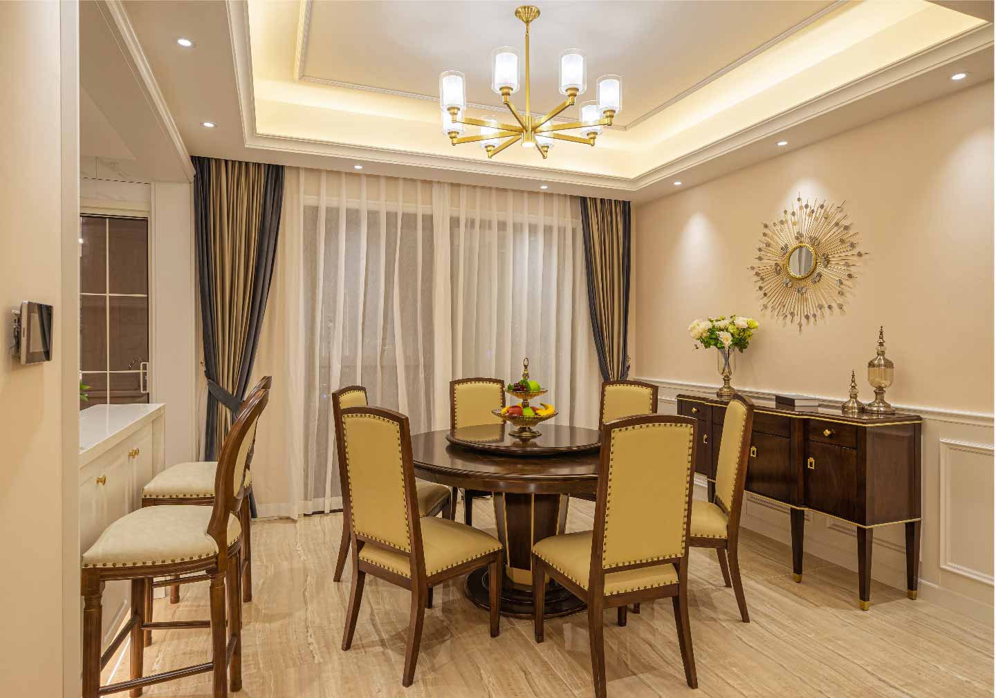 Fantastic Dining Room Design Ideas with 5 chairs and a round table