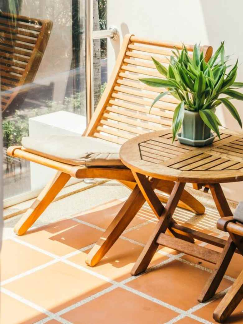 Compact and Foldable Chair Ideas for Small Balconies